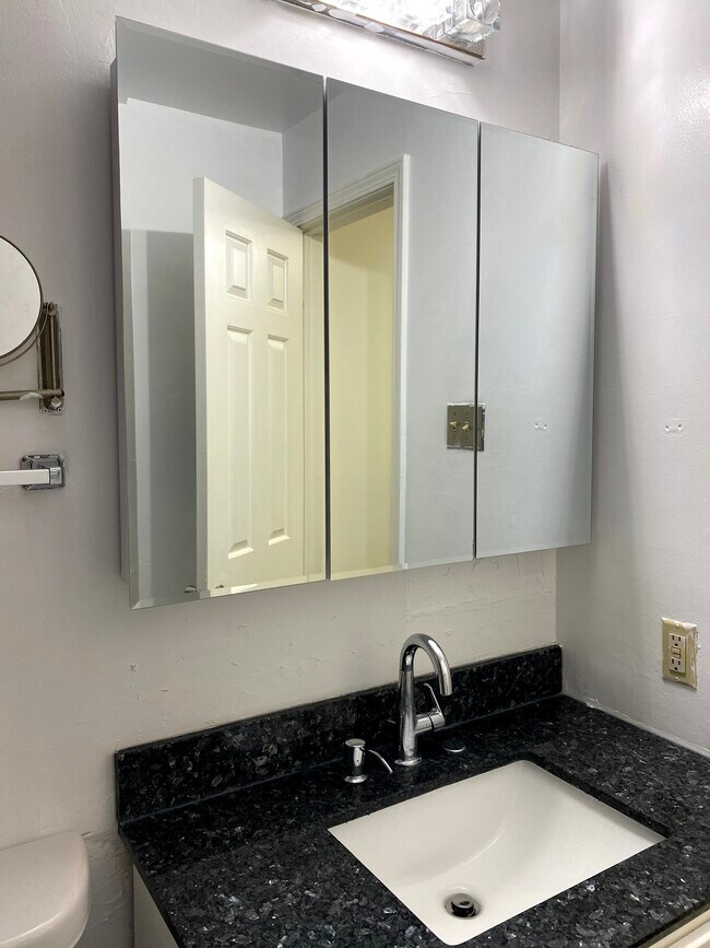 18 Rittenhouse Ct Unit 188, Chesterbrook, PA 19087 Condo for Rent in