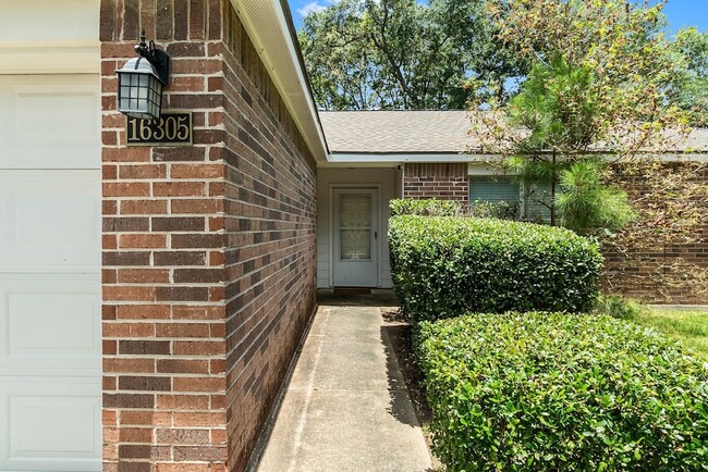 Building Photo - 16305 Many Trees Ln