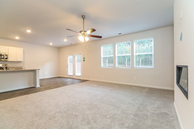 Building Photo - 151 Hamilton Pointe Dr