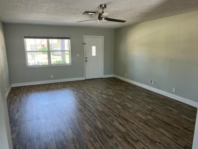 Foto del edificio - 516 NW 54th St