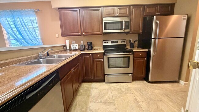 Foto del edificio - 638 Waterway Village Blvd
