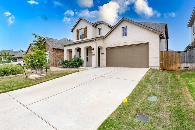 Foto del edificio - 833 Whitetail Dr