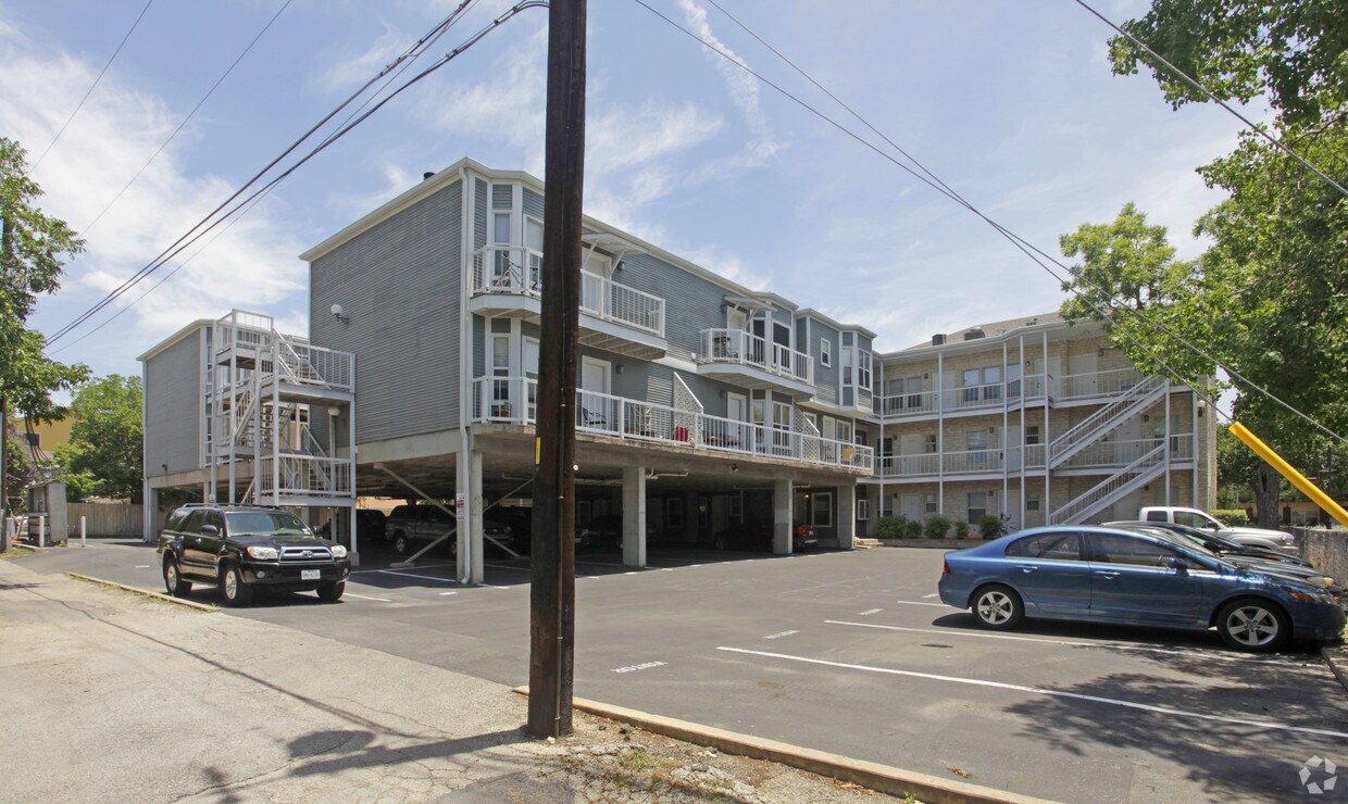 Foto del edificio - 3400 Speedway