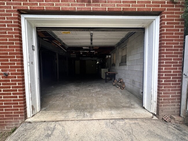Building Photo - 402 Tanager