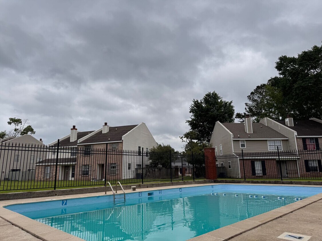 Foto del edificio - 4810 Kennesaw Dr