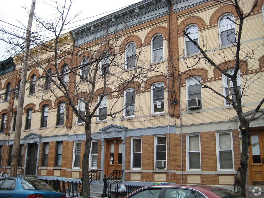 Foto del edificio - 18-26 Madison St