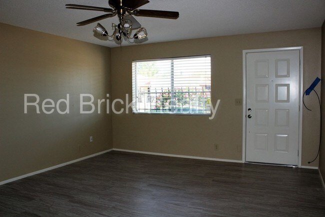 Building Photo - 4328 E Capri Ave