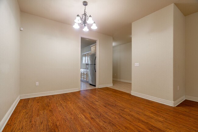 Building Photo - Pierremont 485-487