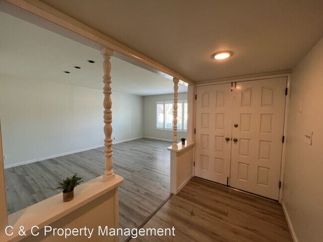Building Photo - 3 br, 2 bath House - 3273 W. Roberts Ave