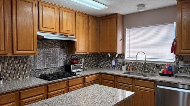 Building Photo - 10310 Hedge Way Dr