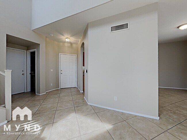 Foto del edificio - 2121 N 29th Pl