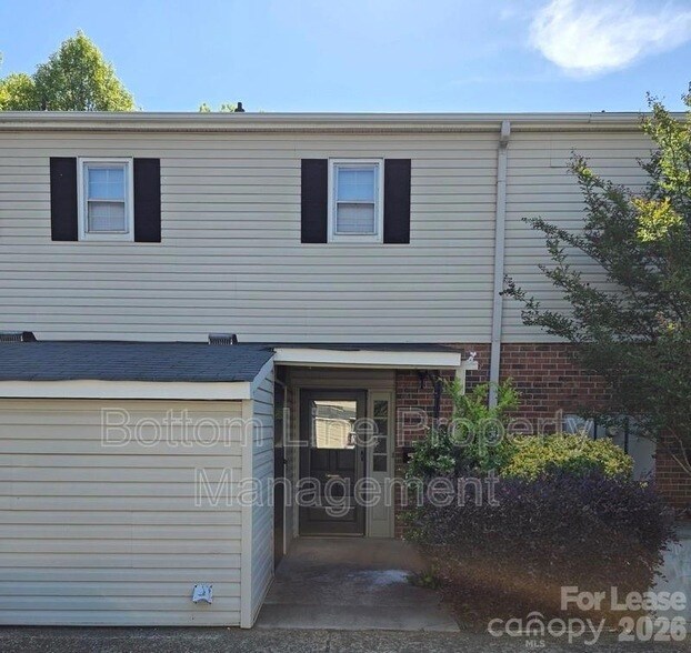 Foto del edificio - 5949 Quail Hollow Rd