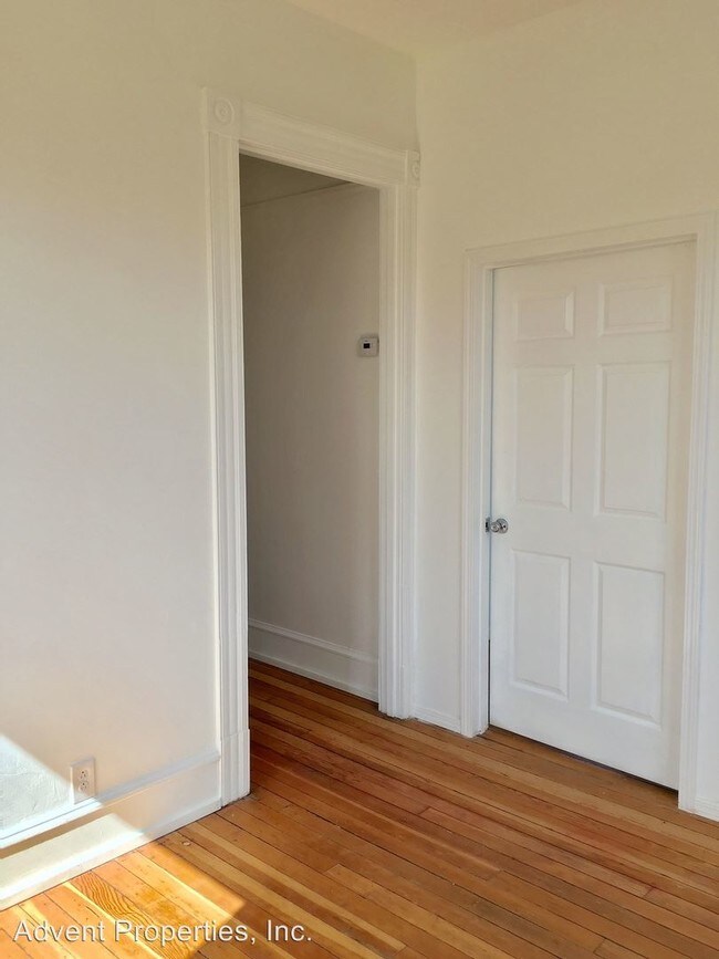 Building Photo - 219 Piedmont Pl