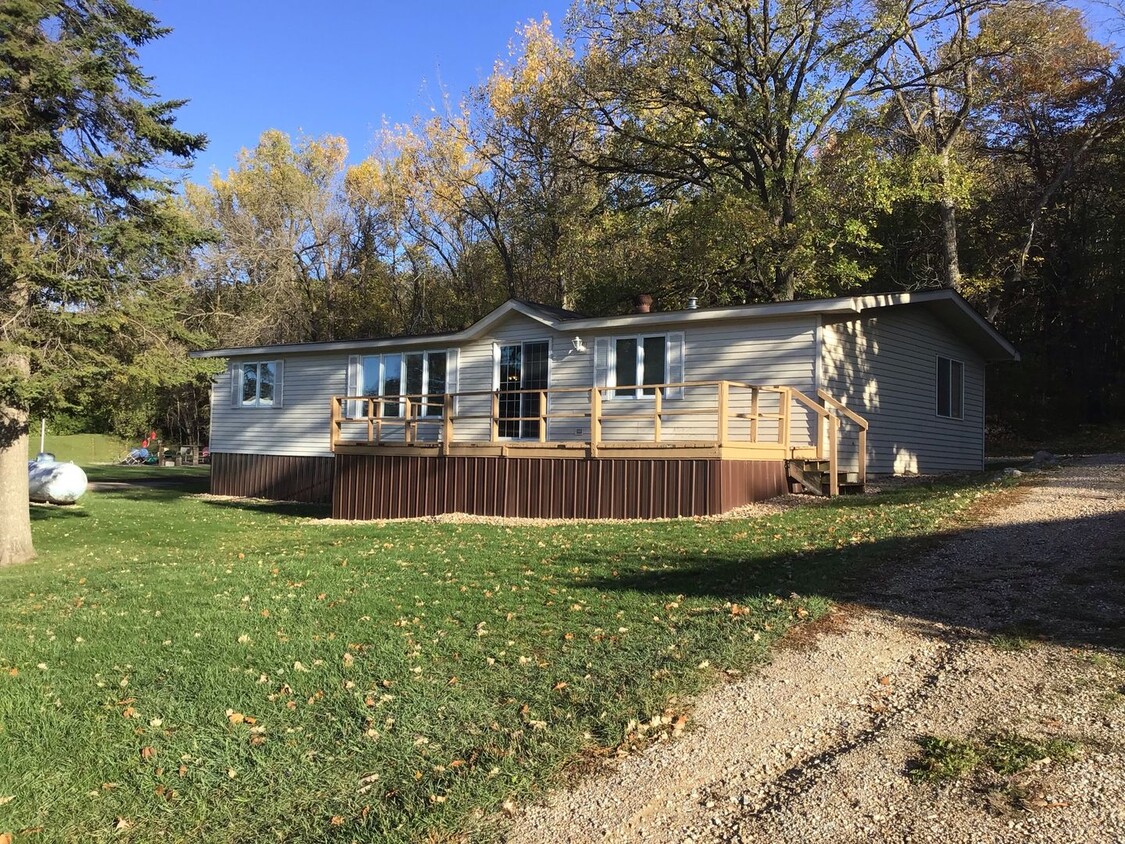 Primary Photo - 3 Bedroom 1 3/4 Bath Home near Lake Milton...