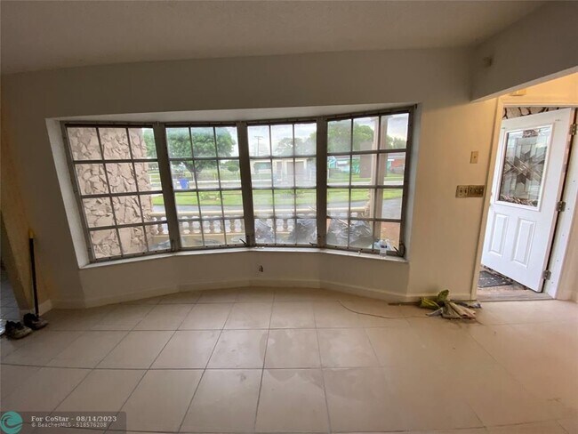 Foto del edificio - 111 NW 15th Ct
