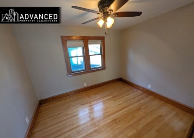 Foto del edificio - 3893 Dr. William Finlayson St