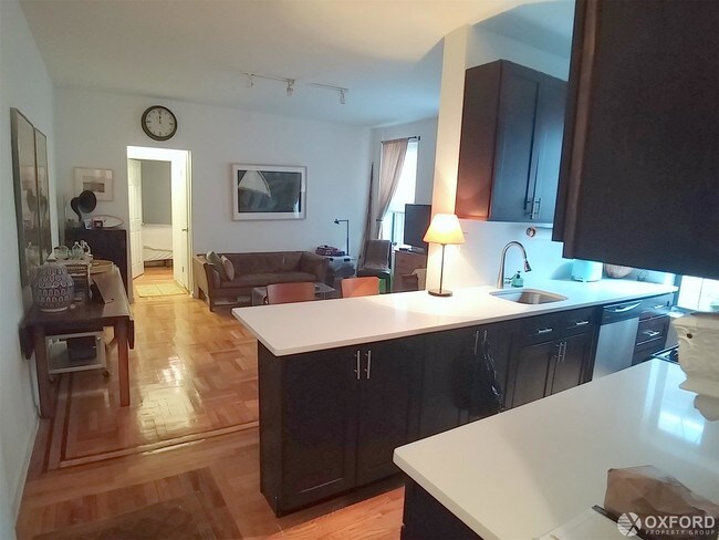 Foto del edificio - 537 Clinton Ave