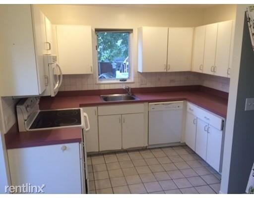 Primary Photo - 125 River St