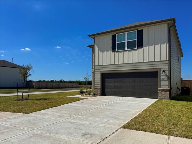 Building Photo - 8703 Vacek Xing Wy