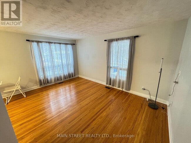 Photo du bâtiment - 57 Dunning Ave