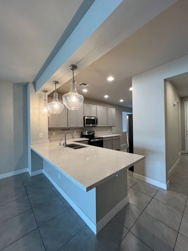 Foto del edificio - 4 Bed 2 Bath in San Tan Ridge Community