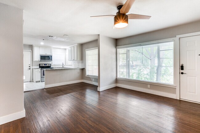 Foto del edificio - 4229 Valentine St