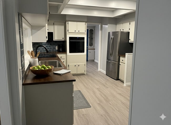 Building Photo - 3911 Victory Dr SW