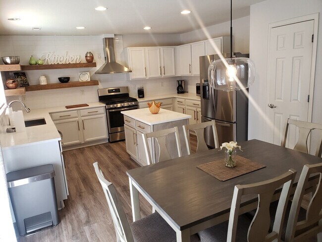 Foto del edificio - 11811 Bolton Cir