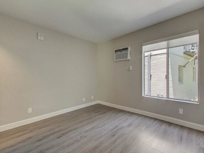 Foto del edificio - 2700 Peterson Pl