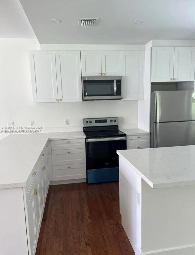 Foto del edificio - 2250 SW 21st St