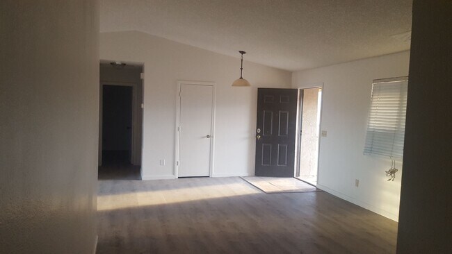 Foto del edificio - 19660 Neuralia Rd