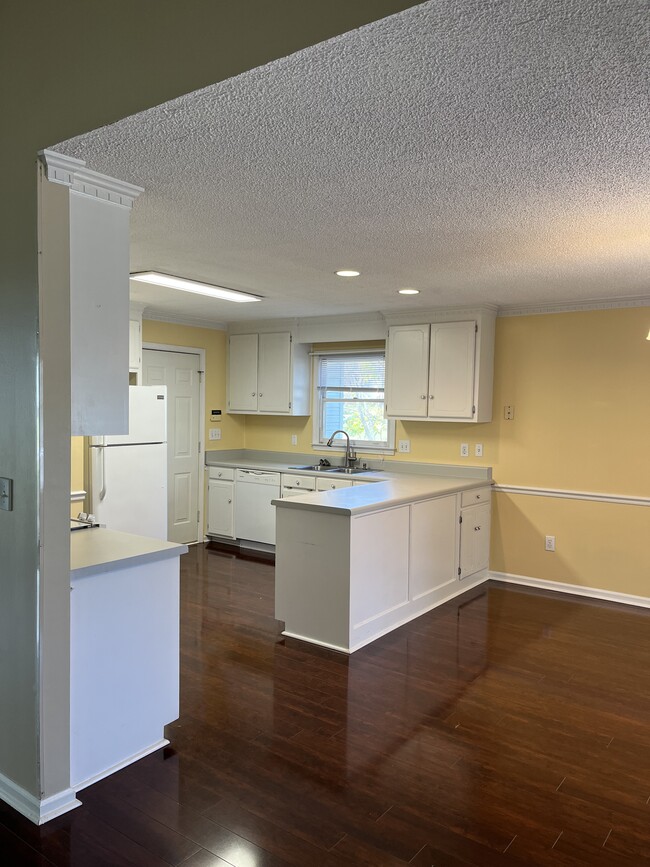 Building Photo - 8 Fitzpatrick Ct