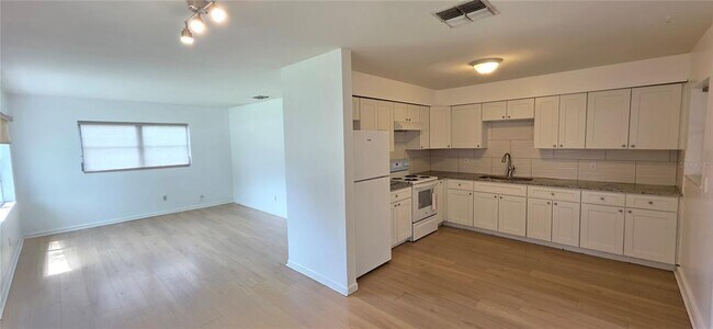 Foto del edificio - 410 S Oakwood Ave