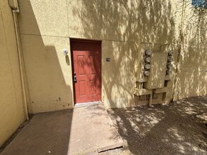 Building Photo - 1 E Navajo Rd
