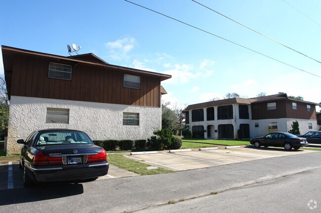 Building Photo - Autumnwood Apartments