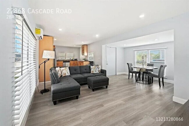 Foto del edificio - 22868 Cascade Rd