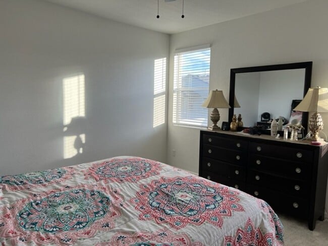 Foto del edificio - ALL PROSPECTIVE TENANTS MUST SUBMIT A $58 NON-REFUNDABLE APPLICATION FEE PER APPLICANT ONLINE AND...