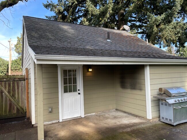 Foto del edificio - 220 Ruby Ave