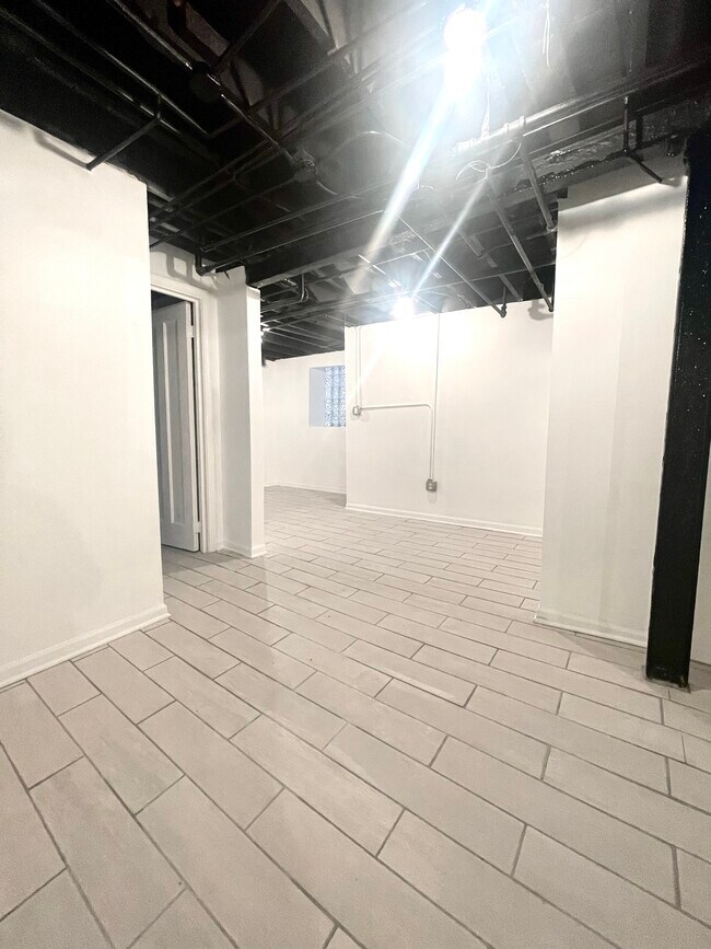 Building Photo - 6026 S Champlain Ave