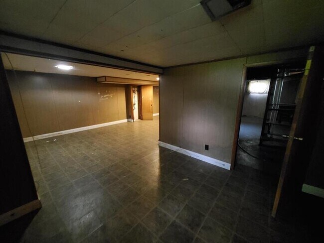 Building Photo - 101 Roderick Dr