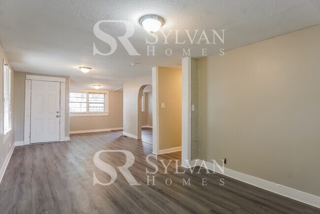 Building Photo - Adorable 4 bedroom, 2 bath home!