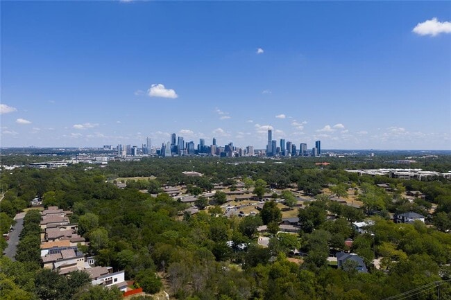 Foto del edificio - 3112 Corbin Ln