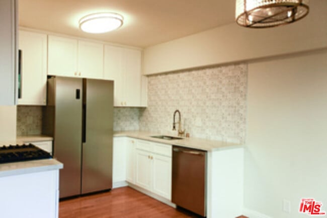 Building Photo - 1323 Ridgeley Dr