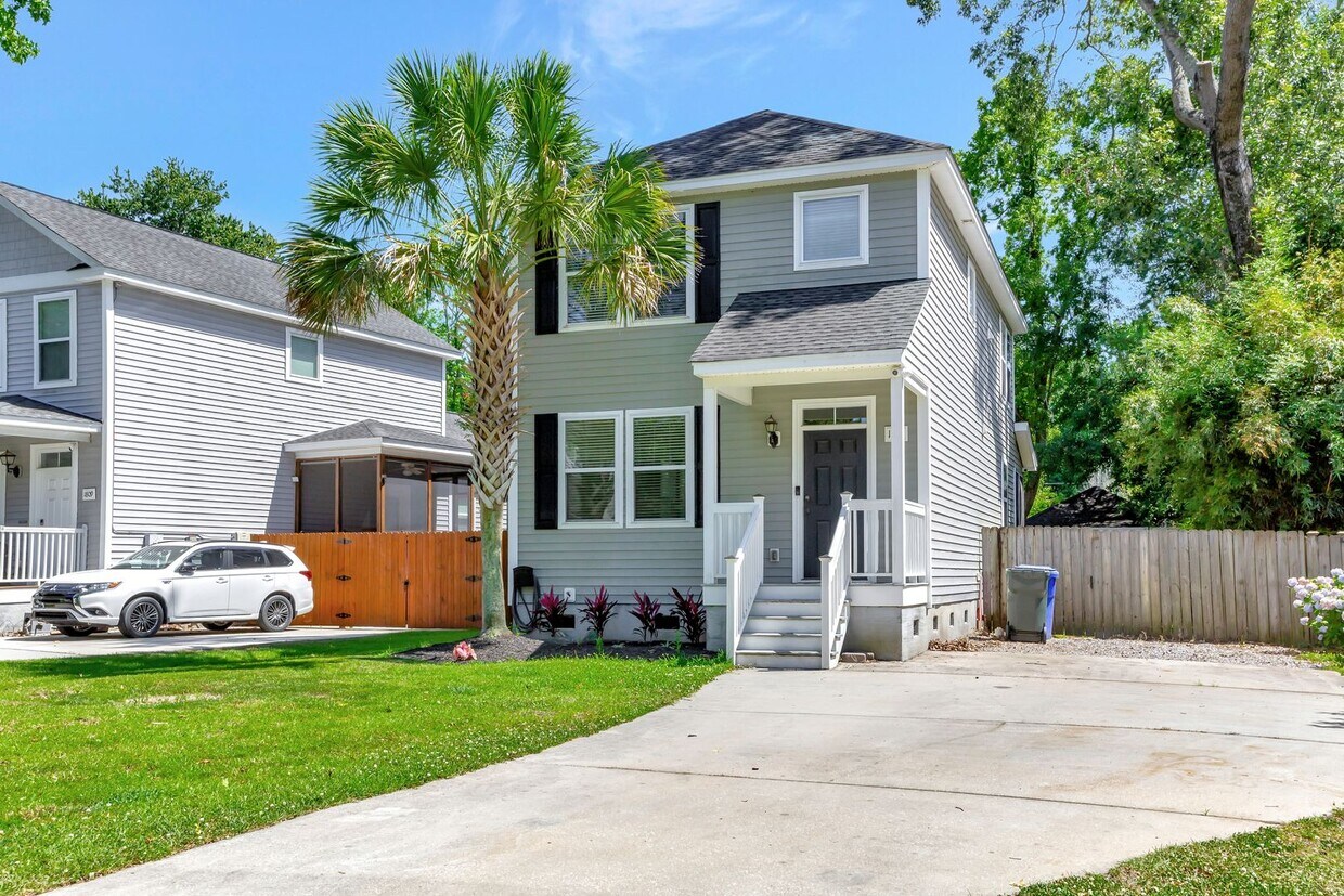 Primary Photo - Amazing James Island Location