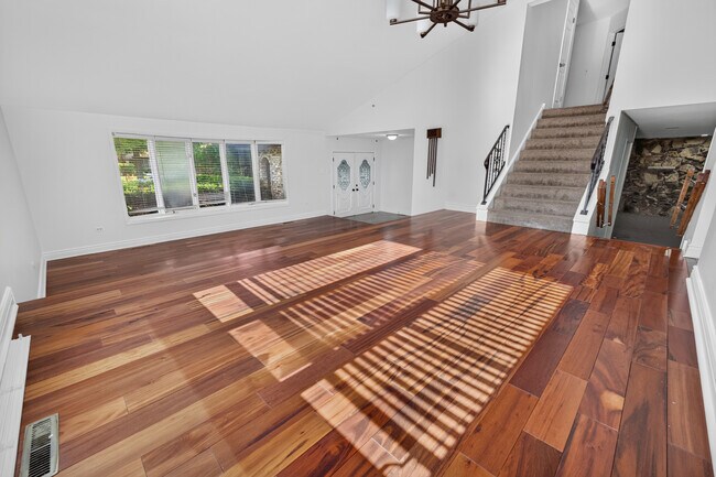 Foto del edificio - 16W707 90th St