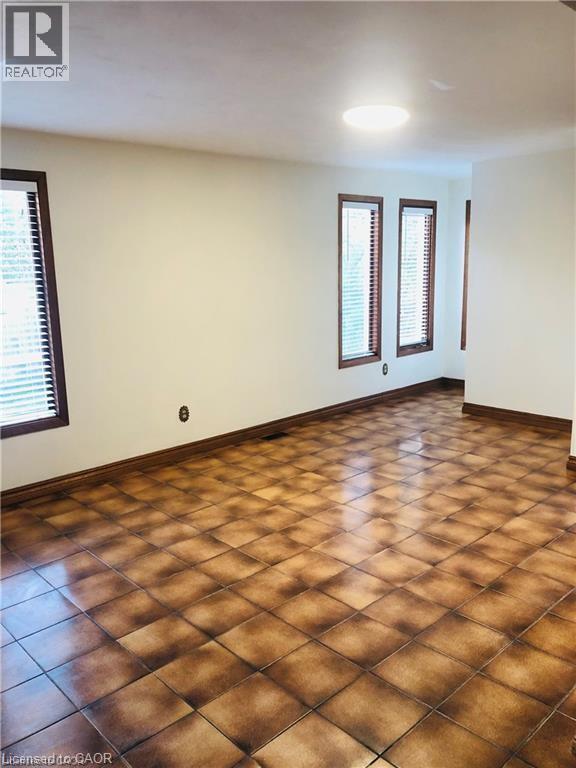 Building Photo - 730 Garth St