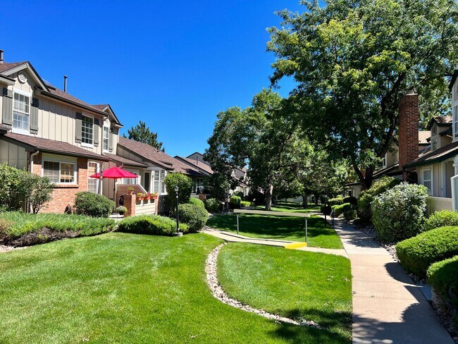 Building Photo - 3 Bedroom / 3.5 Bathroom / 2 Car Garage Townhome in a quiet and sought-after area!