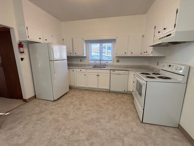 Building Photo - 5 Spruce St