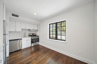 Building Photo - 520 Lovett Blvd