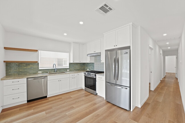 Building Photo - 4425 3rd Ave